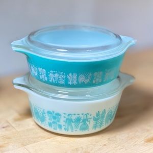 Vintage Pyrex food storage containers